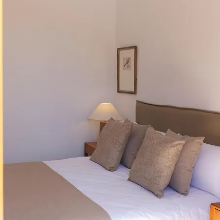 - Gracia 4-b Apartment Barcelona